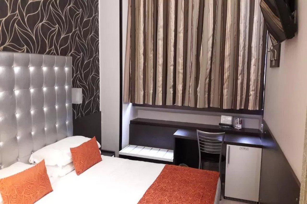 Hotel Piacenza Милан Экстерьер фото