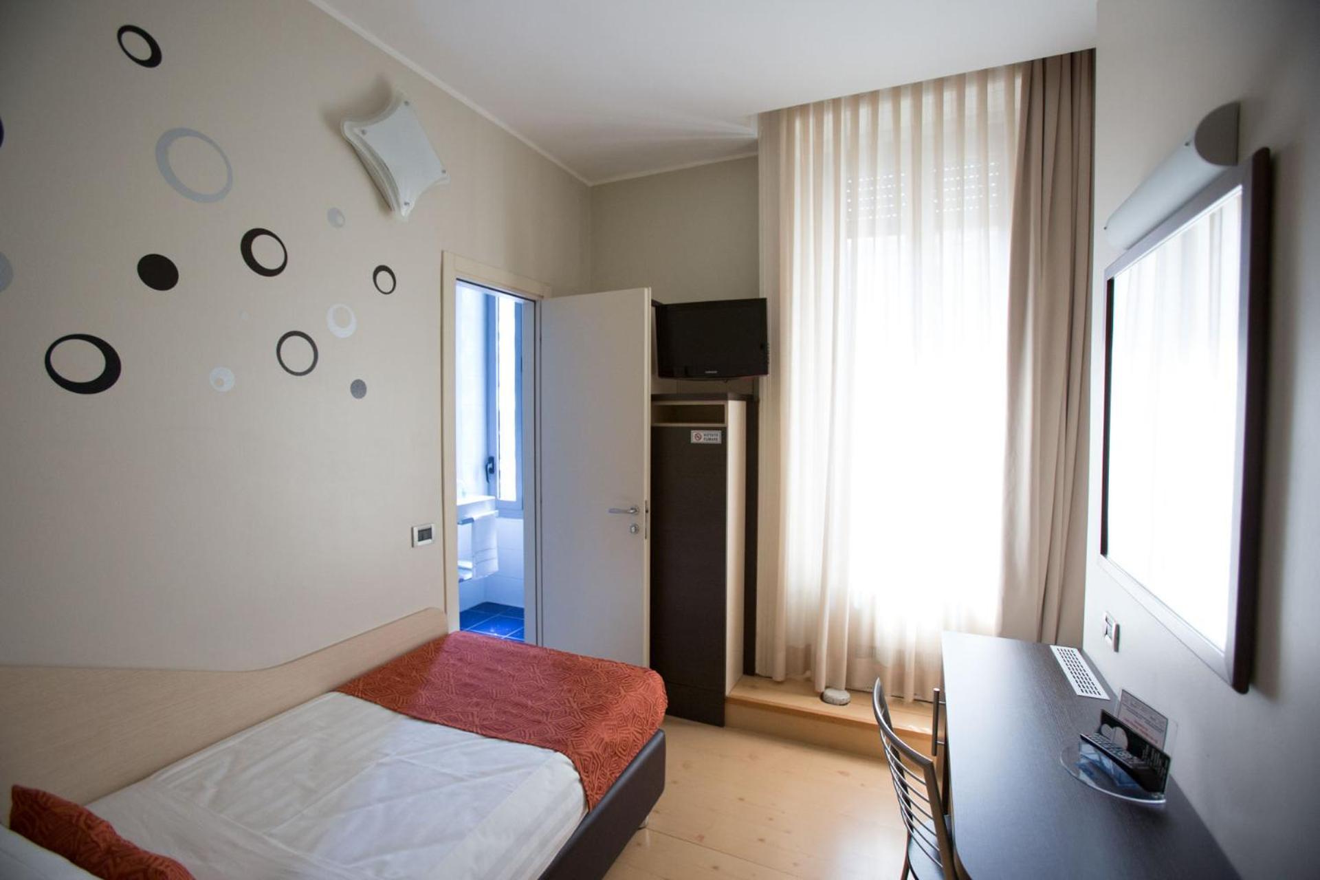 Hotel Piacenza Милан Номер фото