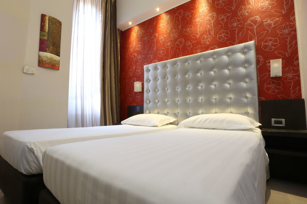 Hotel Piacenza Милан Экстерьер фото