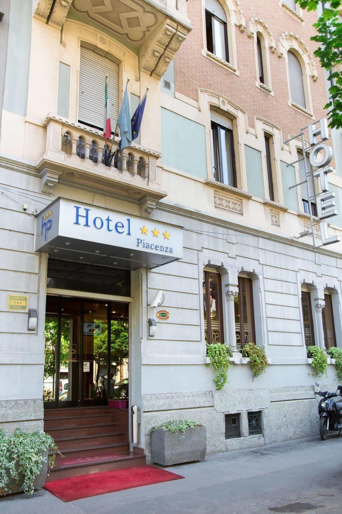 Hotel Piacenza Милан Экстерьер фото
