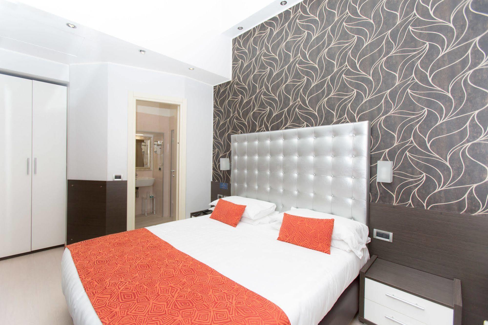 Hotel Piacenza Милан Экстерьер фото