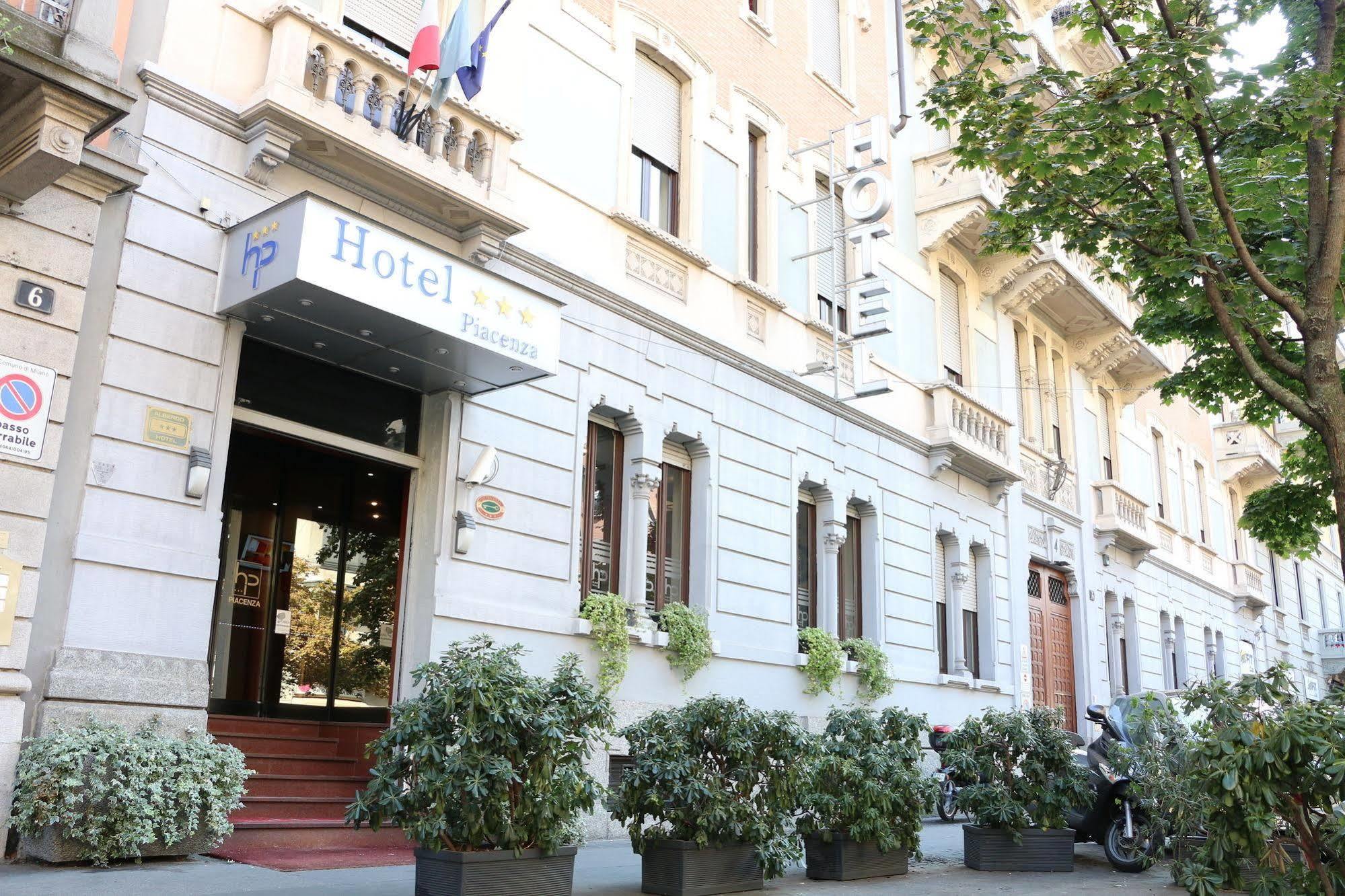 Hotel Piacenza Милан Экстерьер фото
