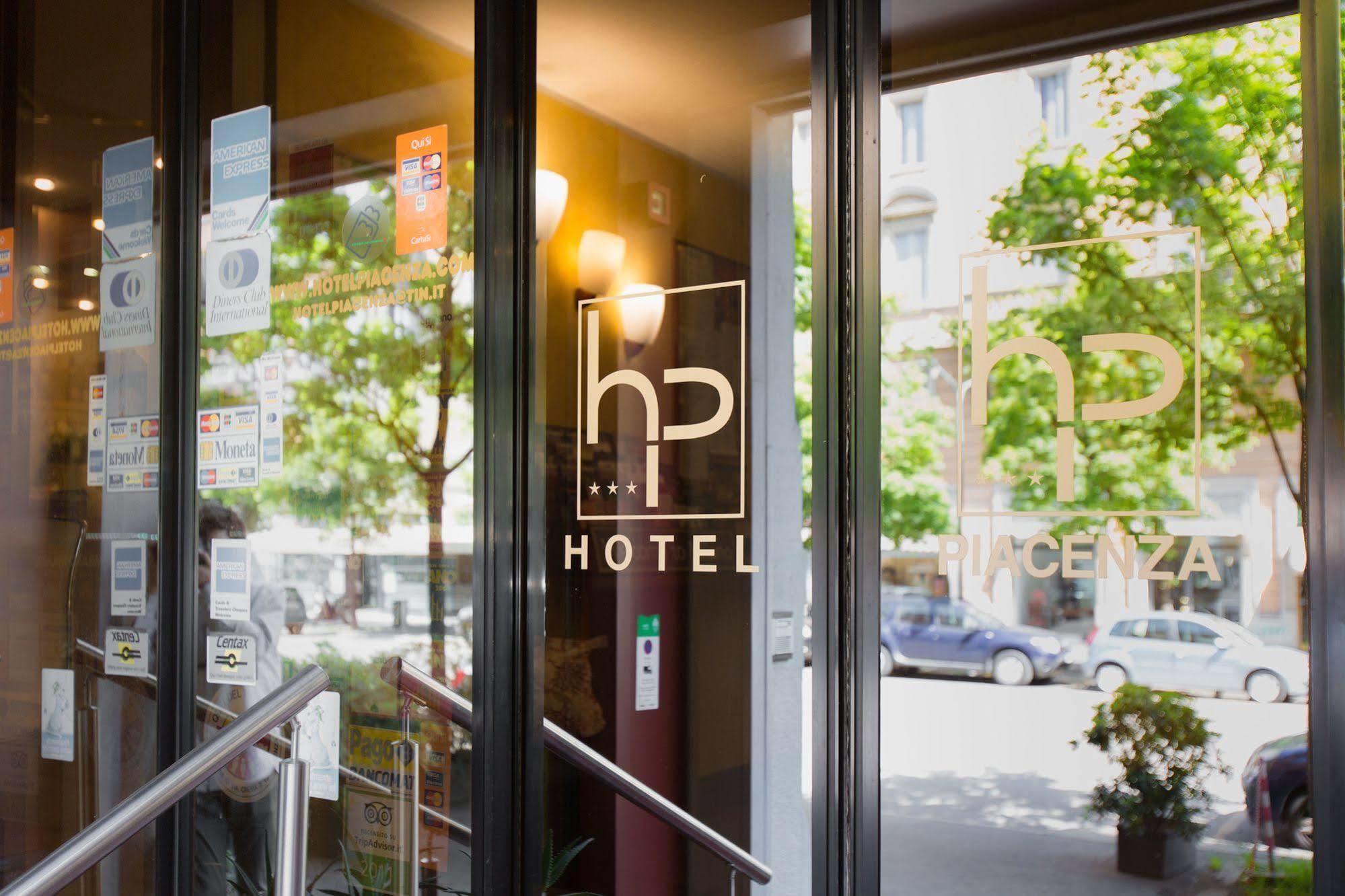 Hotel Piacenza Милан Экстерьер фото