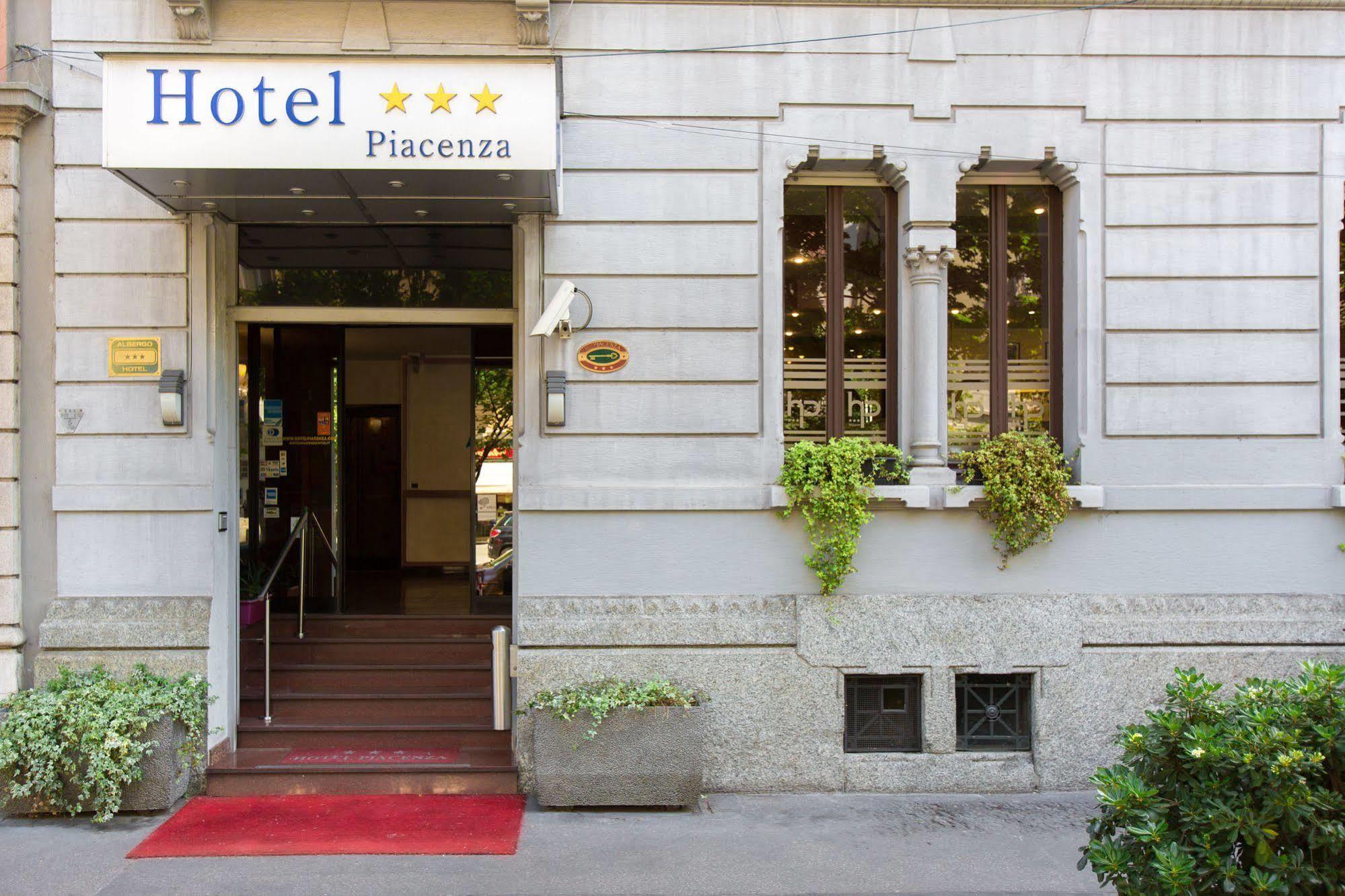 Hotel Piacenza Милан Экстерьер фото